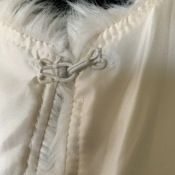 Vest. Faux fur. 🎁 gift item, Comfy warmth.(New no tags